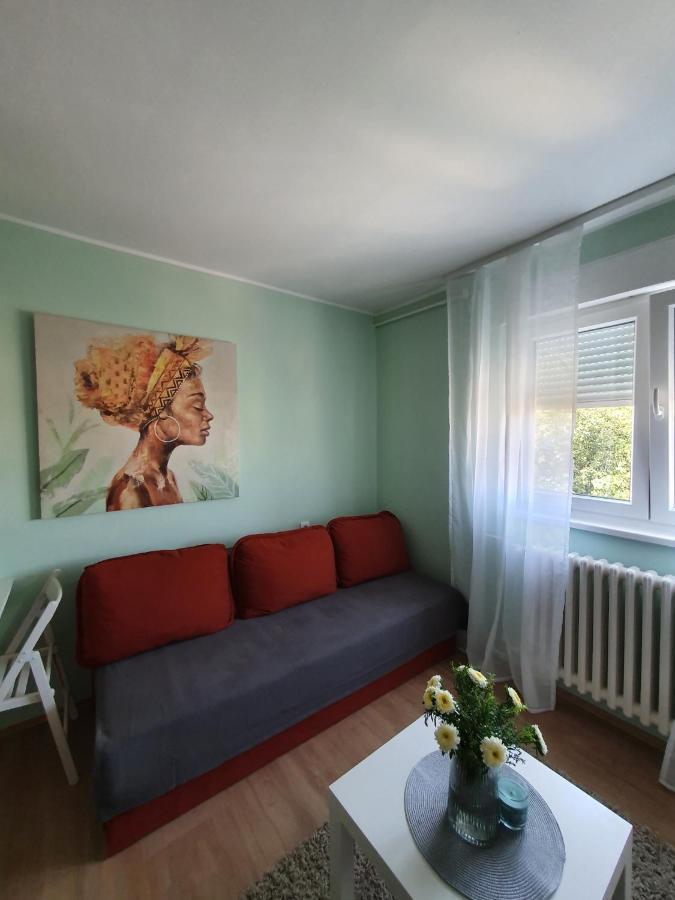 Home, Sweet Apartment