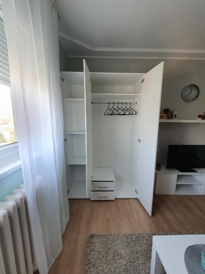 Home, Sweet Apartman *